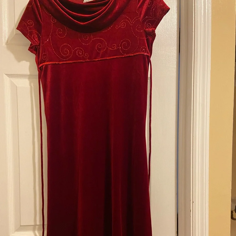 Dress - Picture 7 of 8